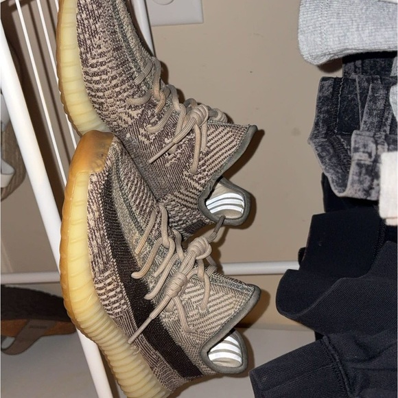 Adidas yeezy Sneakers - Picture 4 of 5